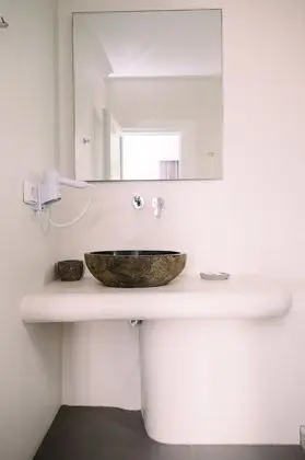 Deluxe Tek Büyük Yataklı Oda, Kısmi Deniz Manzaralı
