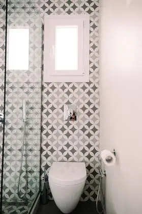Deluxe Tek Büyük Yataklı Oda, Kısmi Deniz Manzaralı