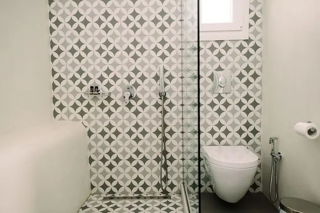 Deluxe Tek Büyük Yataklı Oda, Kısmi Deniz Manzaralı