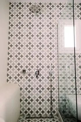 Deluxe Tek Büyük Yataklı Oda, Kısmi Deniz Manzaralı