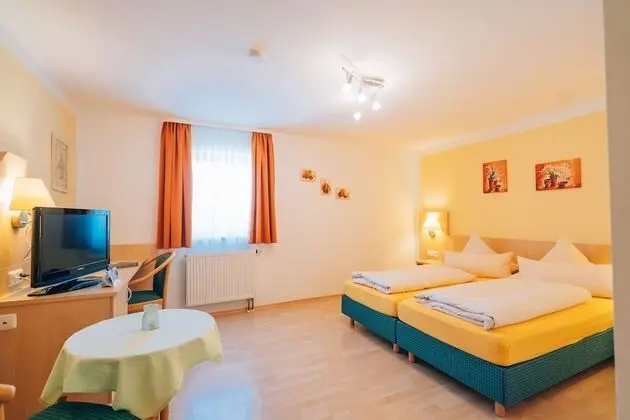 Basic Tek Büyük Yataklı Oda