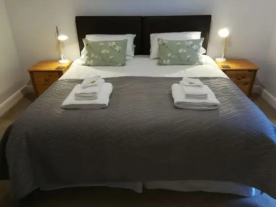 Tek Büyük veya İki Ayrı Yataklı Oda (Room 7 Second Floor)