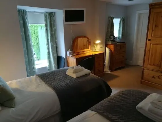 Tek Büyük veya İki Ayrı Yataklı Oda (Room 7 Second Floor)