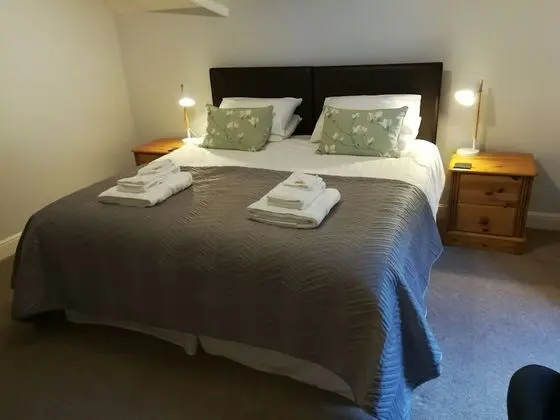 Tek Büyük veya İki Ayrı Yataklı Oda (Room 7 Second Floor)