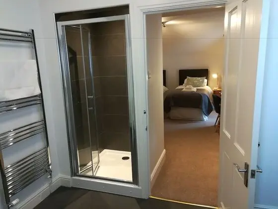 Tek Büyük veya İki Ayrı Yataklı Oda (Room 7 Second Floor)