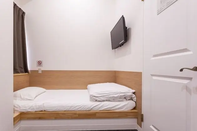Tek Kişilik Oda, Sigara İçilmez