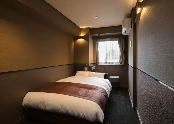 Tek Büyük Yataklı Oda (With a Bathtub)