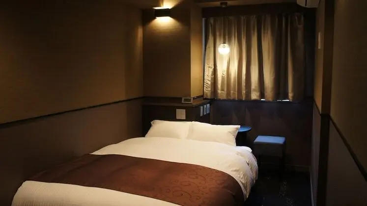 Tek Büyük Yataklı Oda (With a Bathtub)