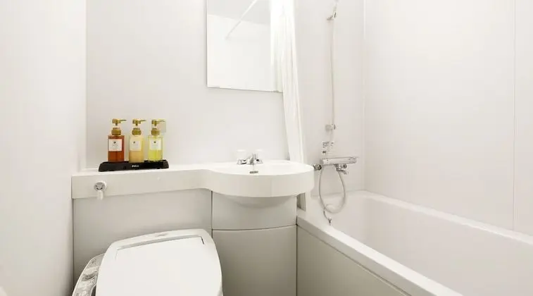 İki Ayrı Yataklı Oda, Sigara İçilmez