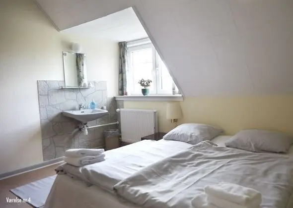 Tek Büyük Yataklı Oda, Ortak Banyo