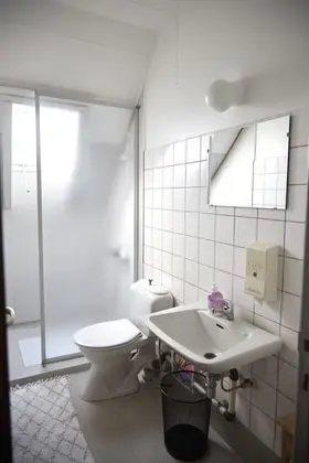 Tek Büyük Yataklı Oda, Ortak Banyo