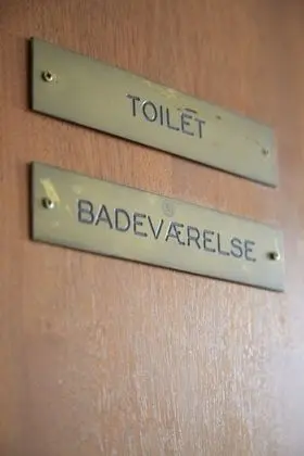 Tek Büyük Yataklı Oda, Ortak Banyo