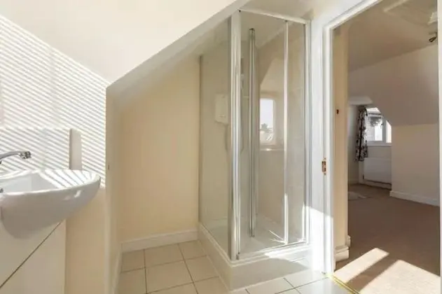 Ev, Özel Banyo, Kanal Manzaralı