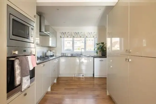 Ev, Özel Banyo, Kanal Manzaralı