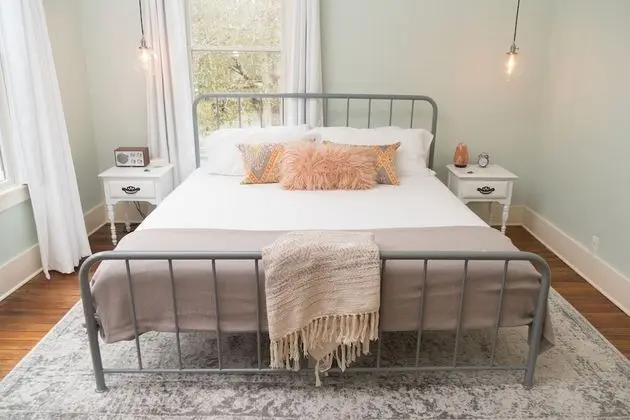Luxury Süit, 1 En Büyük (King) Boy Yatak, Balkon, Bahçe Manzaralı (Twin Oaks)