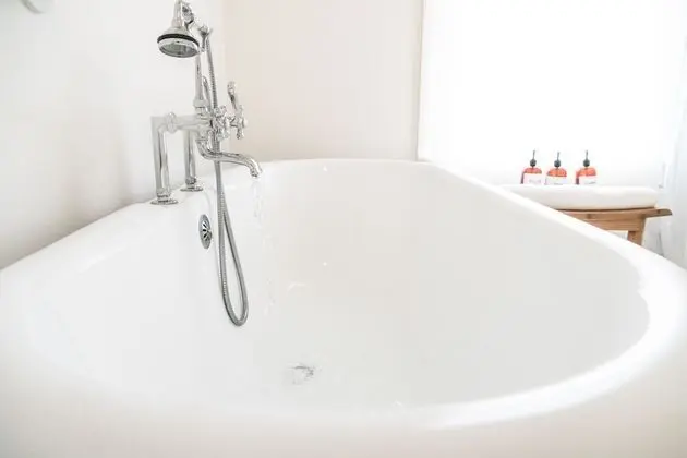 Luxury Süit, 1 En Büyük (King) Boy Yatak, Balkon, Bahçe Manzaralı (Twin Oaks)