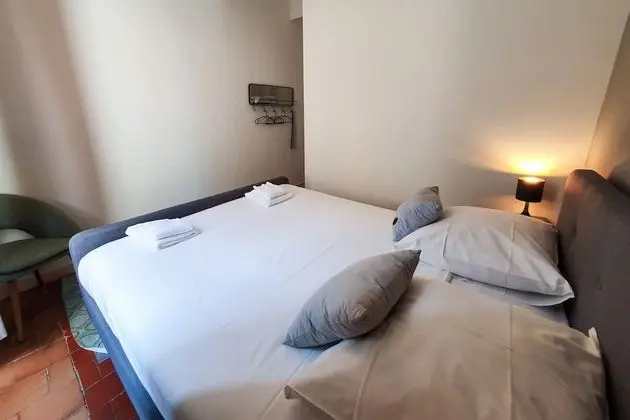 Economy Tek Büyük Yataklı Oda (2)