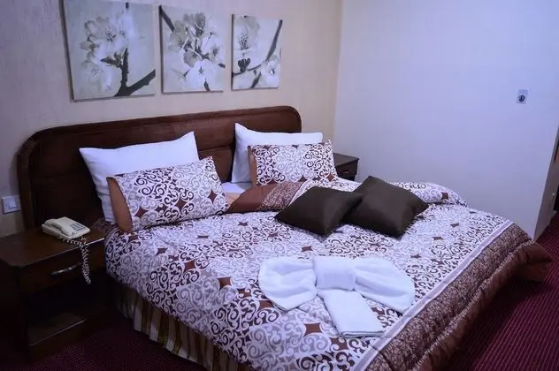 Tek Büyük veya İki Ayrı Yataklı Oda
