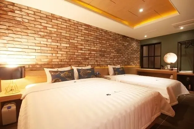 VIP Twin Bedroom
