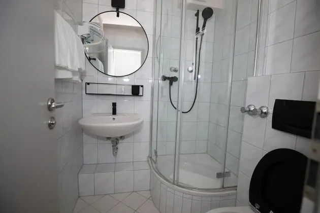 Basic Oda, 1 Çift Kişilik Yatak