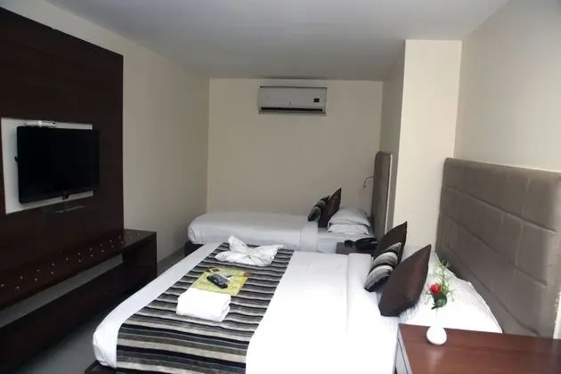 Business Üç Kişilik Oda, Birden Çok Yatak, Buzdolabı