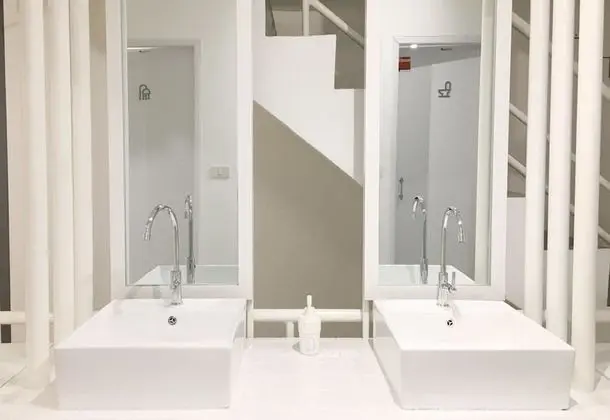 6-Bed Mixed Dormitory
