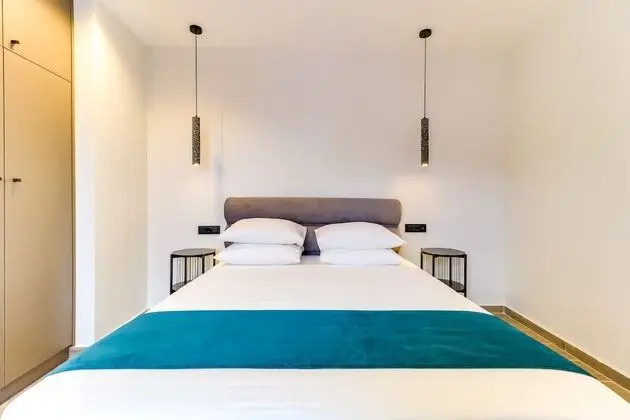 Classic Tek Büyük Yataklı Oda