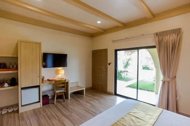 1 Çift Kişilik Veya 2 Tek Kişilik Yatak Deluxe Garden View