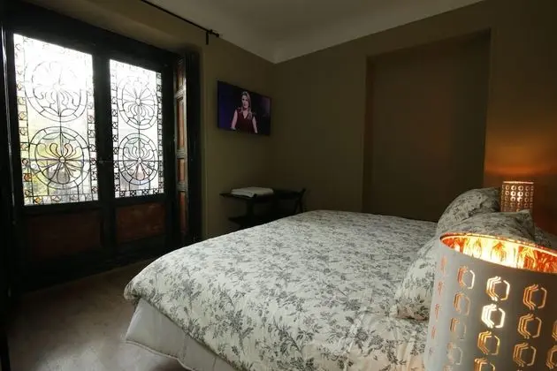 Tek Büyük Yataklı Oda, Ortak Banyo