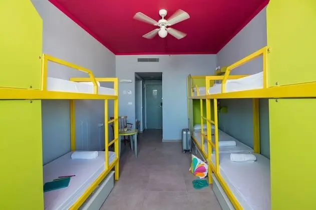 1 Bed in 6 BED Female Dorm