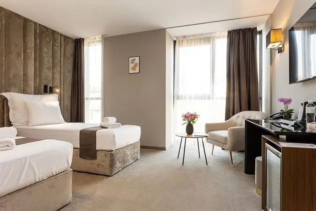 Comfort Tek Büyük veya İki Ayrı Yataklı Oda