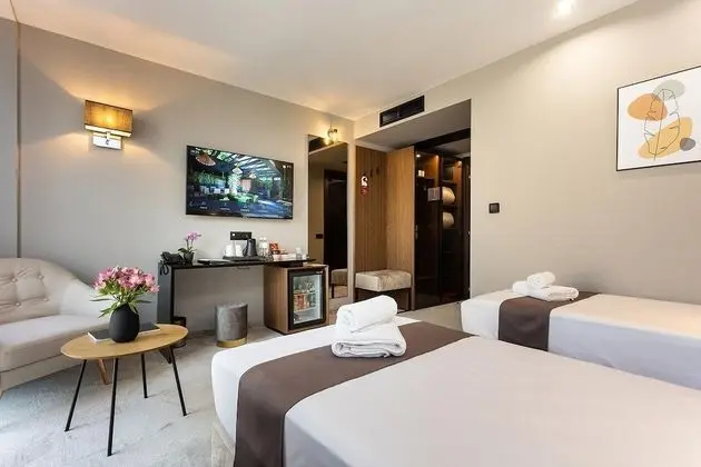 Comfort Tek Büyük veya İki Ayrı Yataklı Oda