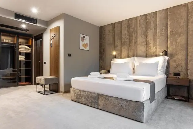 Comfort Tek Büyük veya İki Ayrı Yataklı Oda