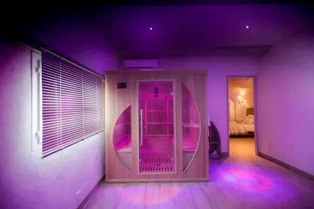 Romantic Süit, Sıcak Su Havuzu (La Paillote)