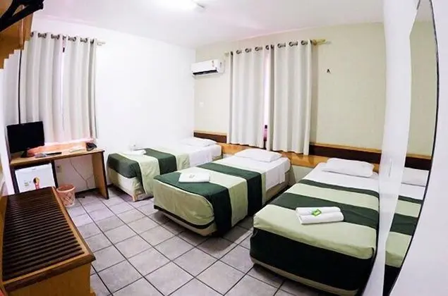 Üç Kişilik Oda
