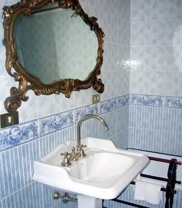 Üç Kişilik Oda, Özel Banyo