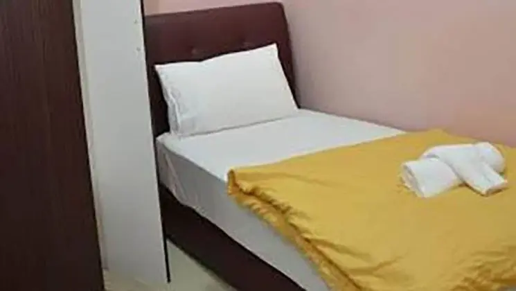 Tek Kişilik Oda, Ortak Banyo