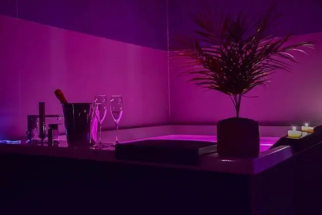 Classic Süit, Sıcak Su Havuzu