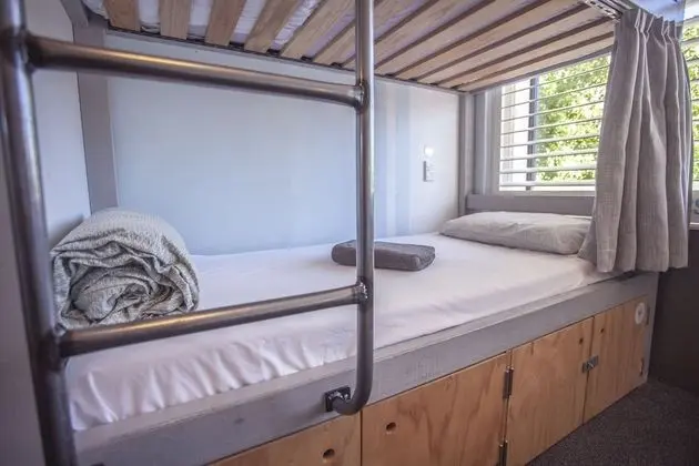 Ortak Ranzalı Oda, Ortak Banyo (One Bed in 6 Bed Dorm)