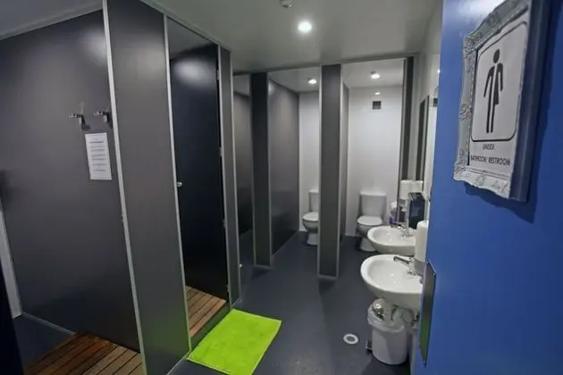 Ortak Ranzalı Oda, Ortak Banyo (One Bed in 6 Bed Dorm)