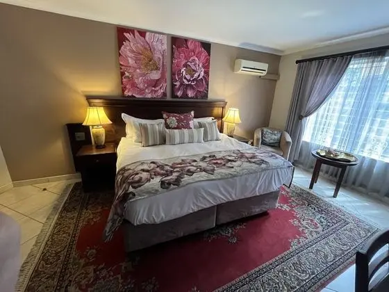 Luxury Oda