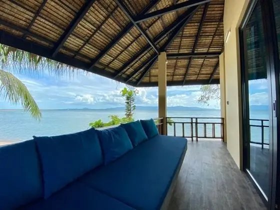 Beachfront 2 bedroom villa
