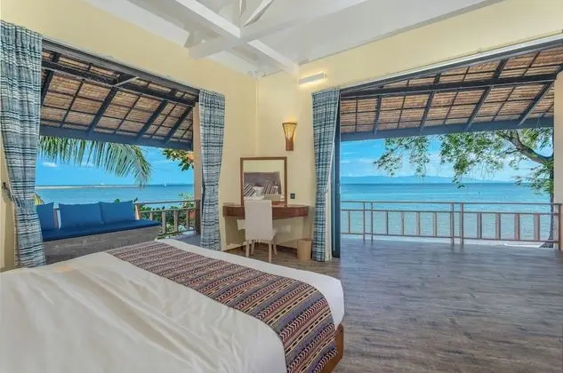 Beachfront 2 bedroom villa