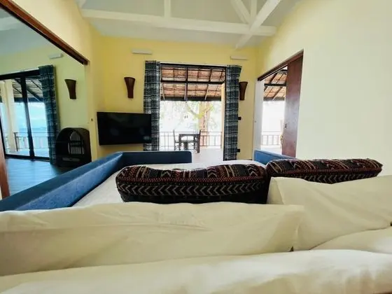 Beachfront 2 bedroom villa
