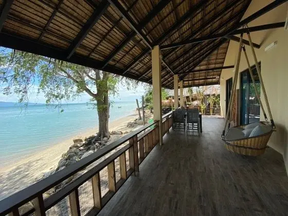 Beachfront 2 bedroom villa