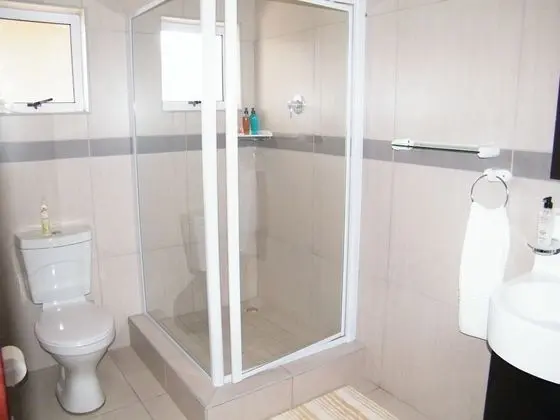 Queen Bedroom