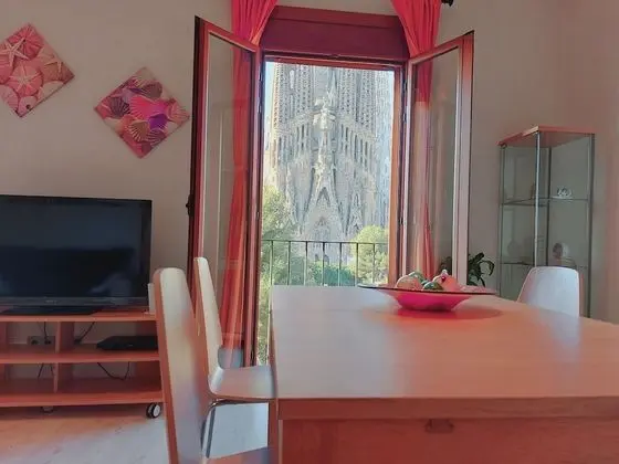 2 Bedrooms Apartments P (Sagrada Familia Views)