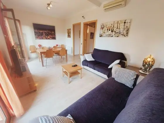 2 Bedrooms Apartments P (Sagrada Familia Views)