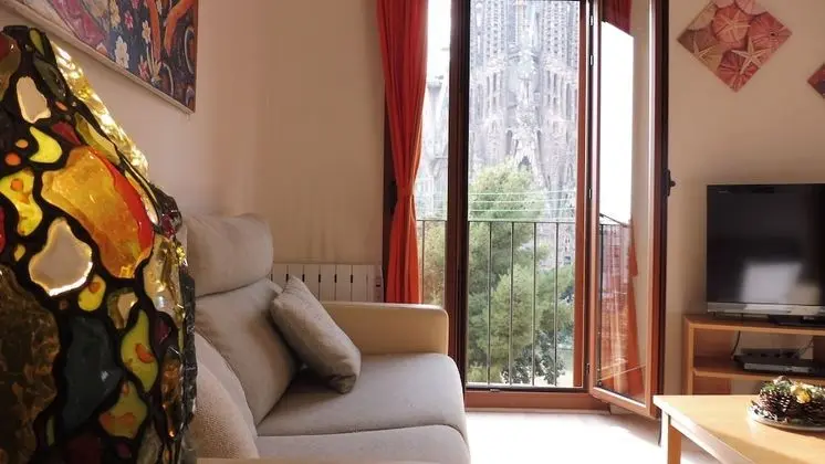 2 Bedrooms Apartments P (Sagrada Familia Views)