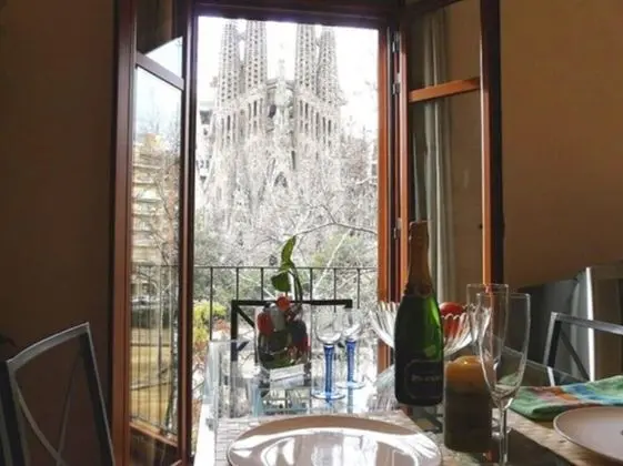 2 Bedrooms Apartments P (Sagrada Familia Views)